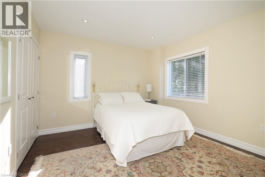 530 St Andrew Street E Property Photo 33