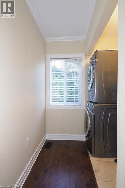 530 St Andrew Street E Property Photo 36