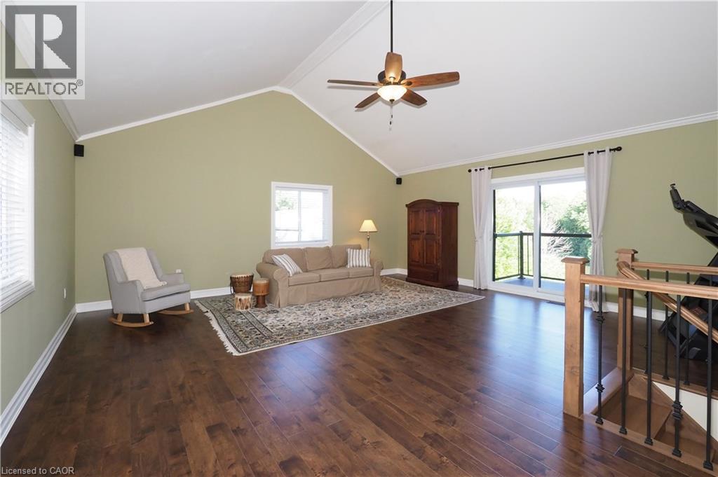 530 St Andrew Street E Property Photo 37