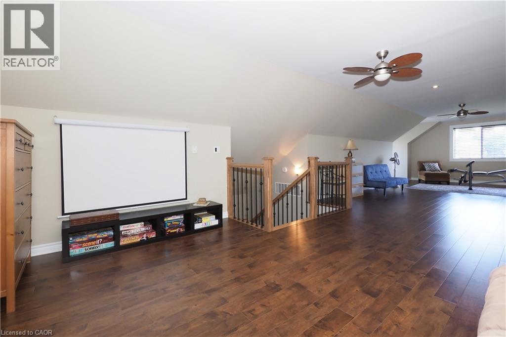 530 St Andrew Street E Property Photo 40