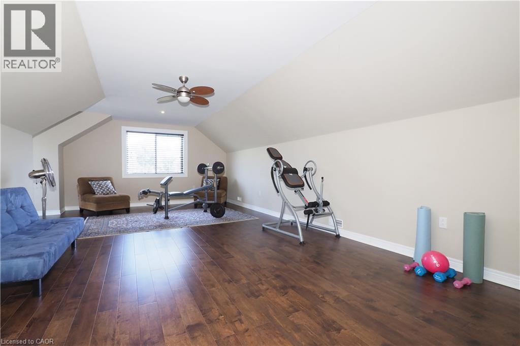 530 St Andrew Street E Property Photo 41