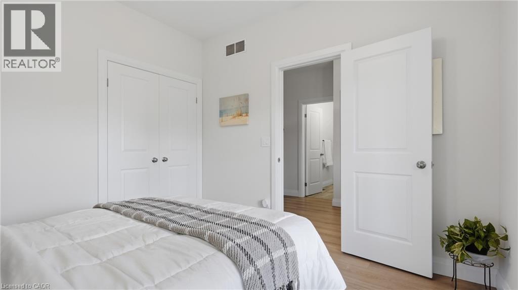 1055 Bay Street Property Photo 23
