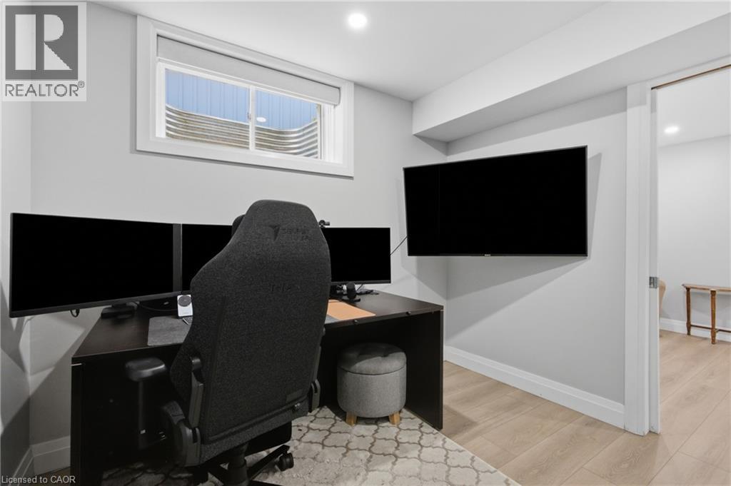 1055 Bay Street Property Photo 30