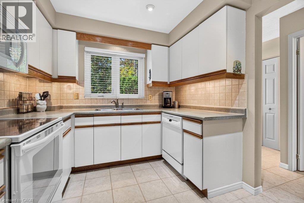 2136 Old Lakeshore Road Unit# 8 Property Photo 12