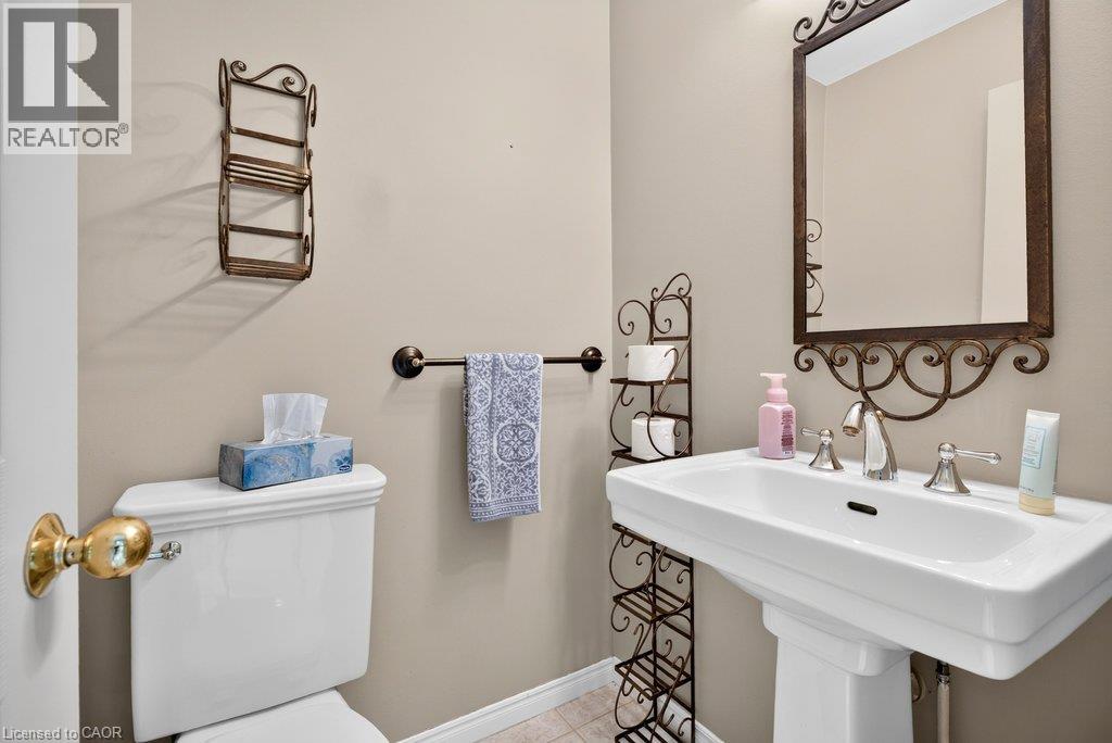 2136 Old Lakeshore Road Unit# 8 Property Photo 14