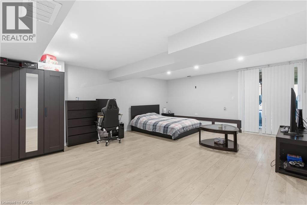 35 Thames Way Property Photo 30