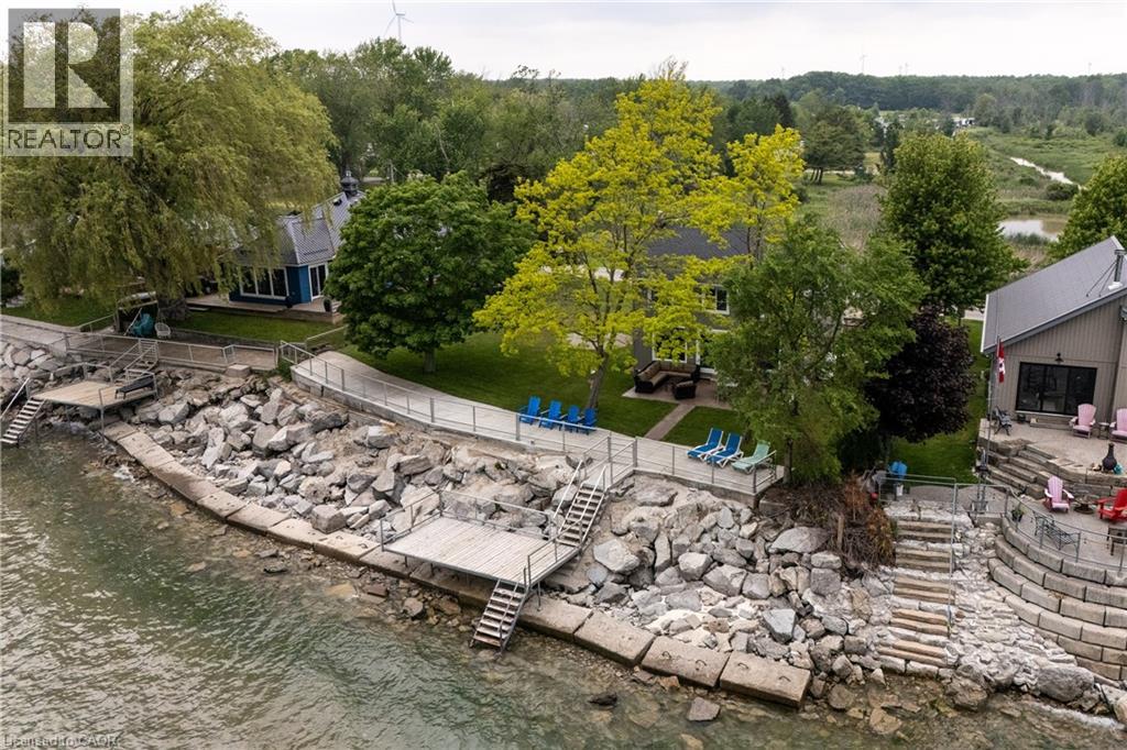 2118 Lakeshore Road Property Photo 3