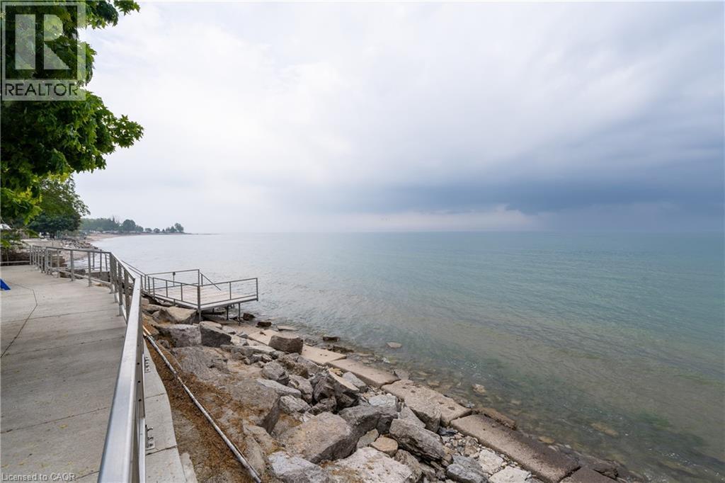 2118 Lakeshore Road Property Photo 4