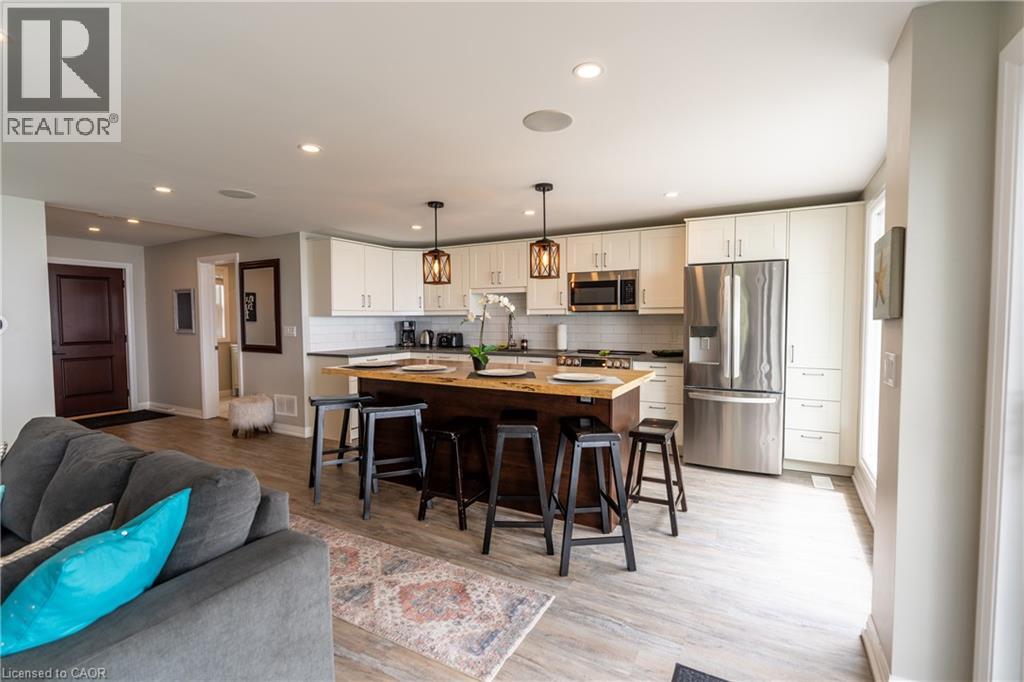 2118 Lakeshore Road Property Photo 12