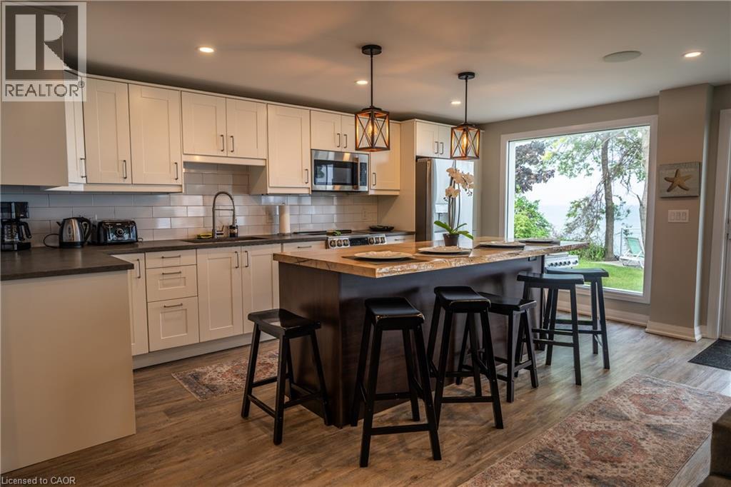 2118 Lakeshore Road Property Photo 14