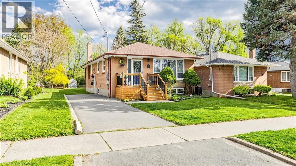 33 Neapolitan Drive Property Photo 1