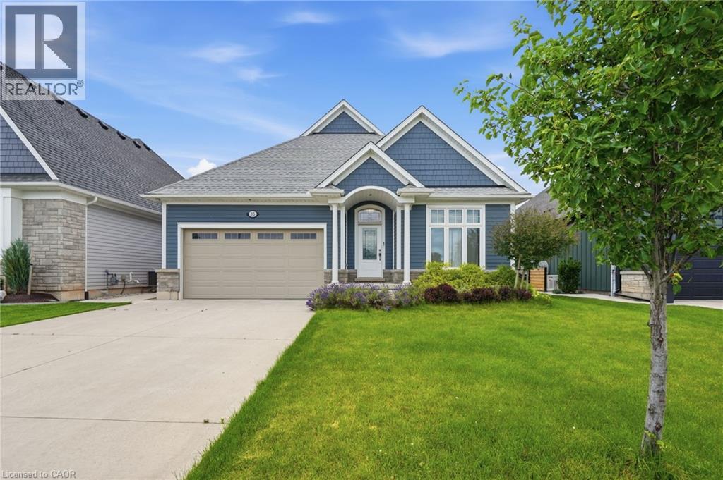 35 Butlers Drive N Property Photo 3