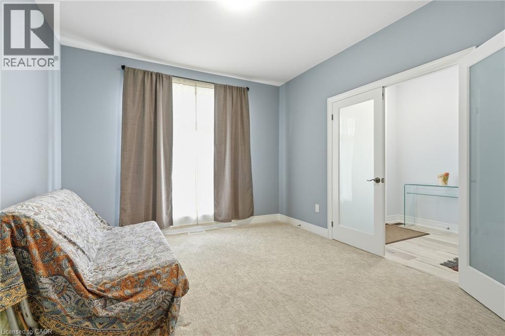 35 Butlers Drive N Property Photo 6