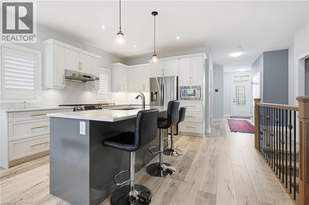 35 Butlers Drive N Property Photo 8