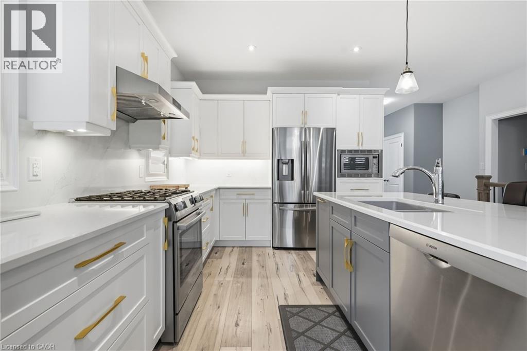 35 Butlers Drive N Property Photo 13