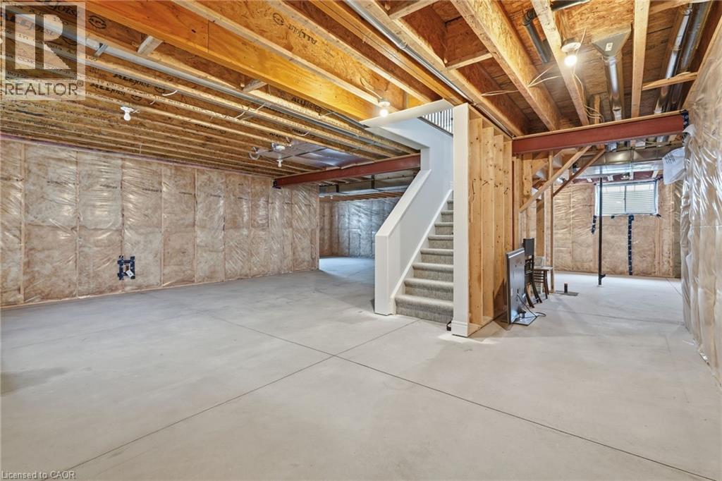 35 Butlers Drive N Property Photo 27