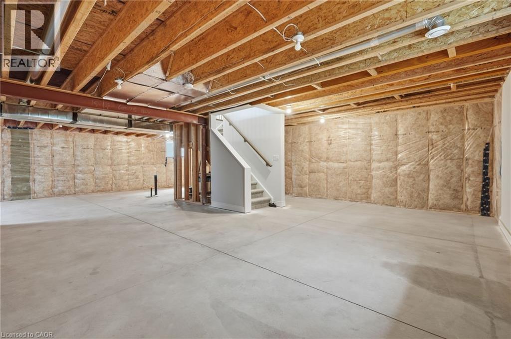 35 Butlers Drive N Property Photo 28