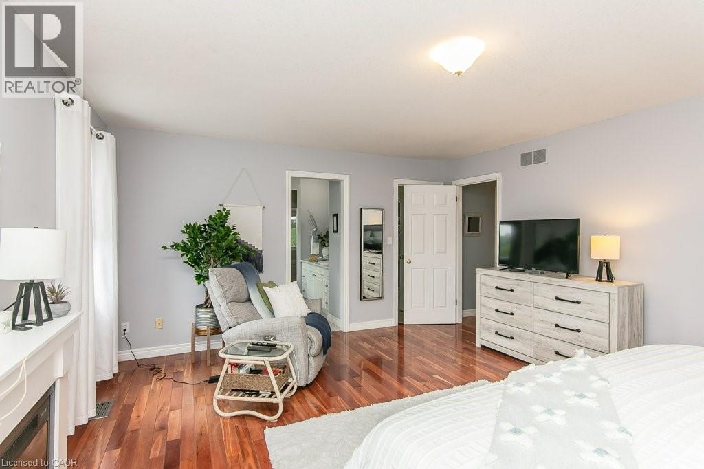 77 Lawrence Street Property Photo 23