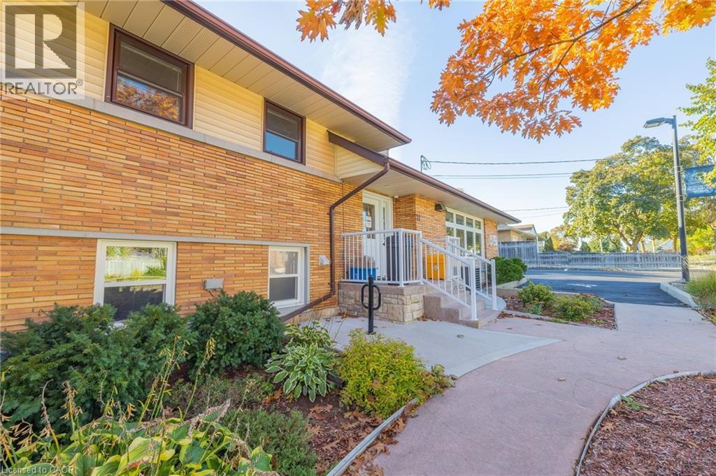 11 Belmont Avenue W Property Photo 2