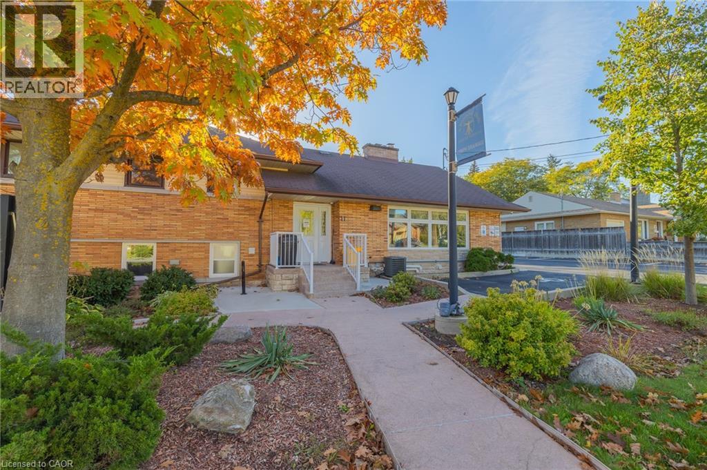 11 Belmont Avenue W Property Photo 3