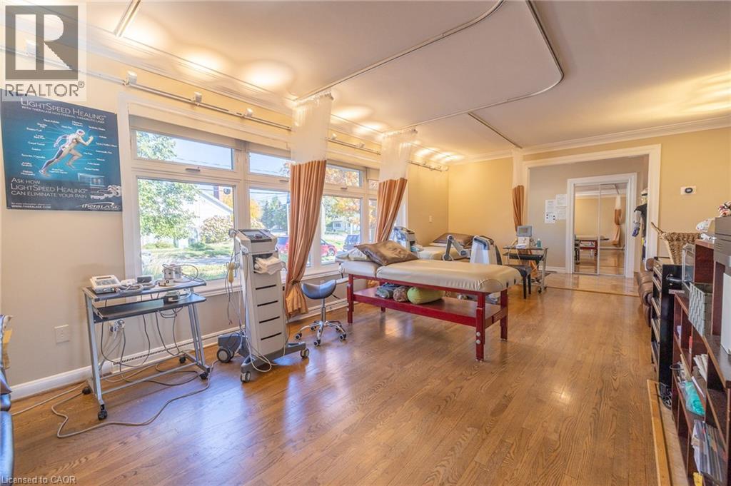 11 Belmont Avenue W Property Photo 7