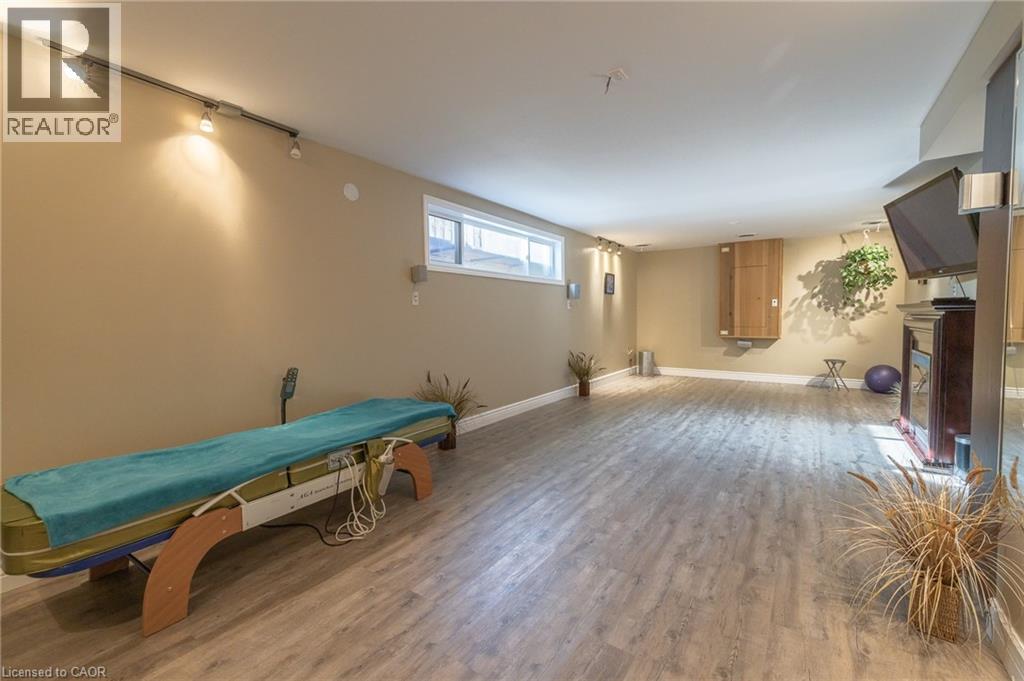 11 Belmont Avenue W Property Photo 13