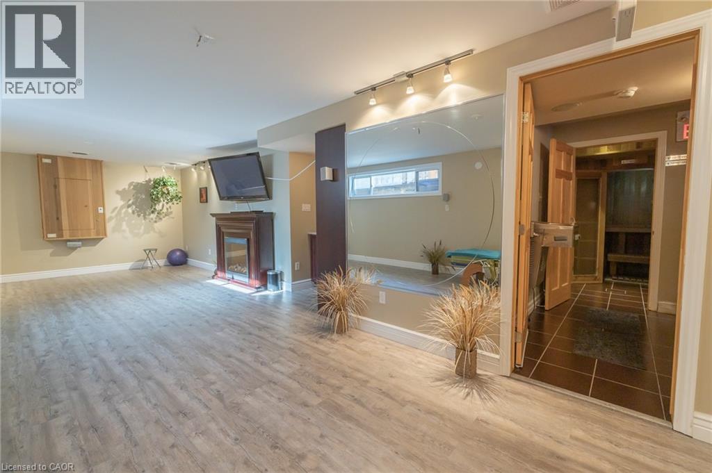 11 Belmont Avenue W Property Photo 15