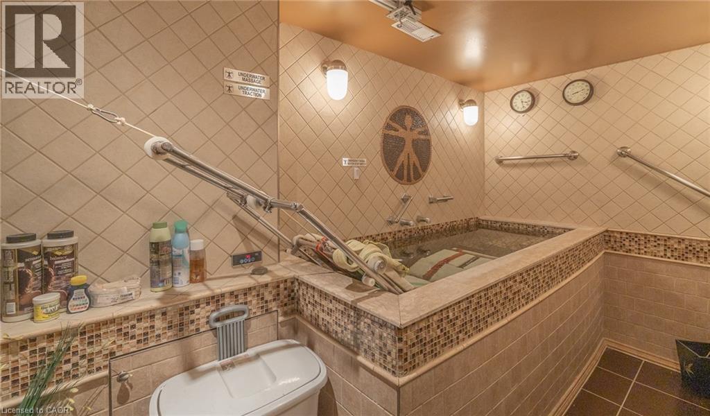 11 Belmont Avenue W Property Photo 24