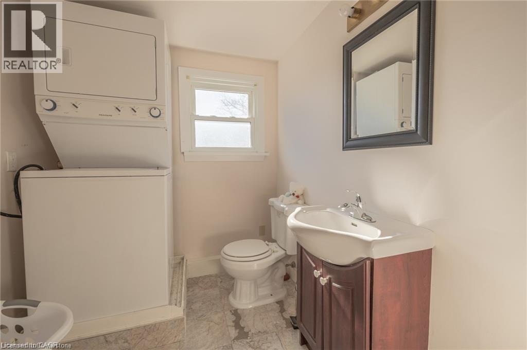11 Belmont Avenue W Property Photo 39