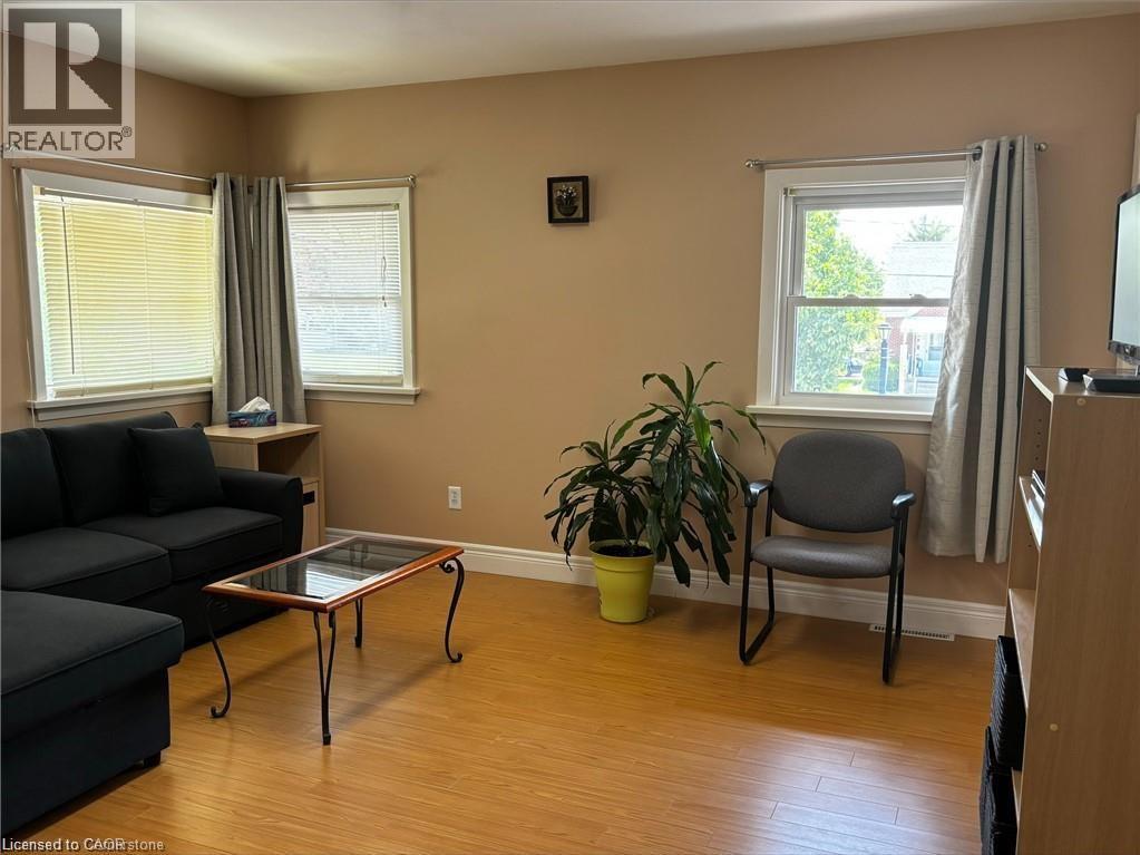 11 Belmont Avenue W Property Photo 40