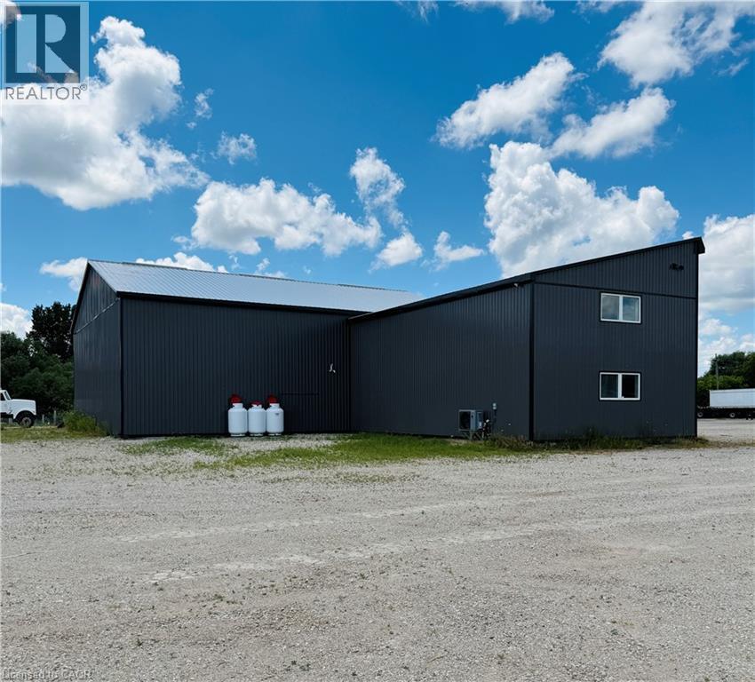 1001 Belmore Line Property Photo 3