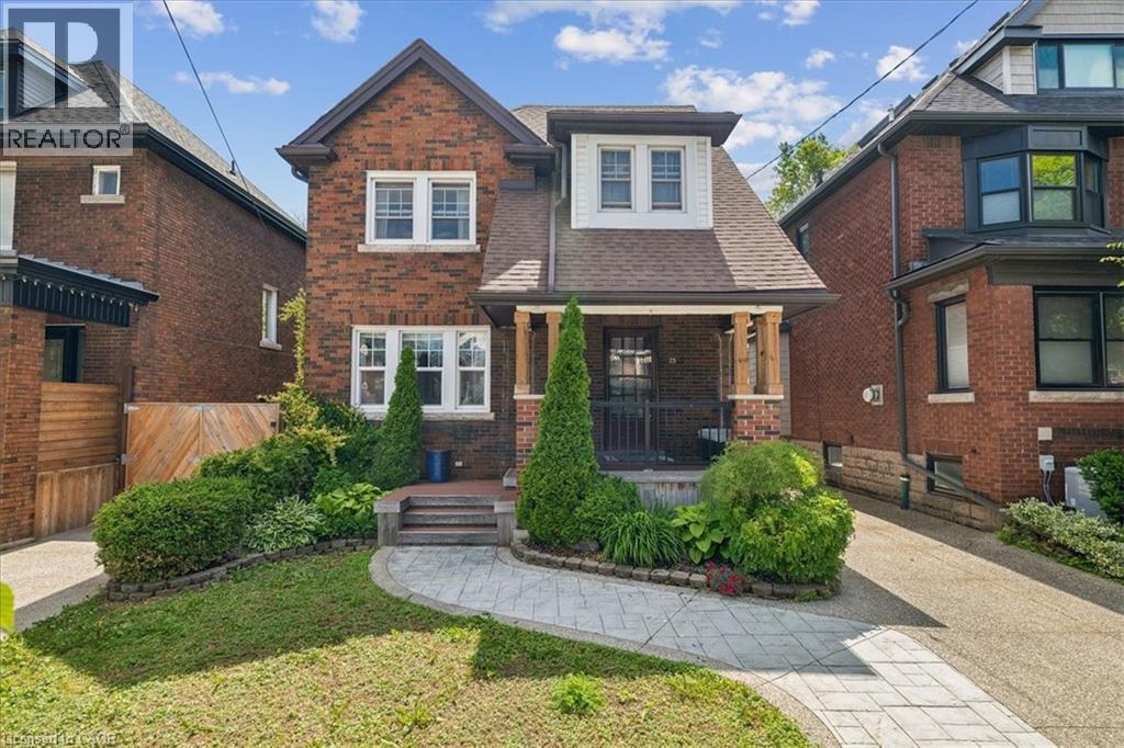 25 OTTAWA Street S Property Photo 1