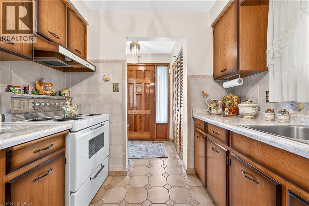 11 Fassett Avenue Property Photo 8