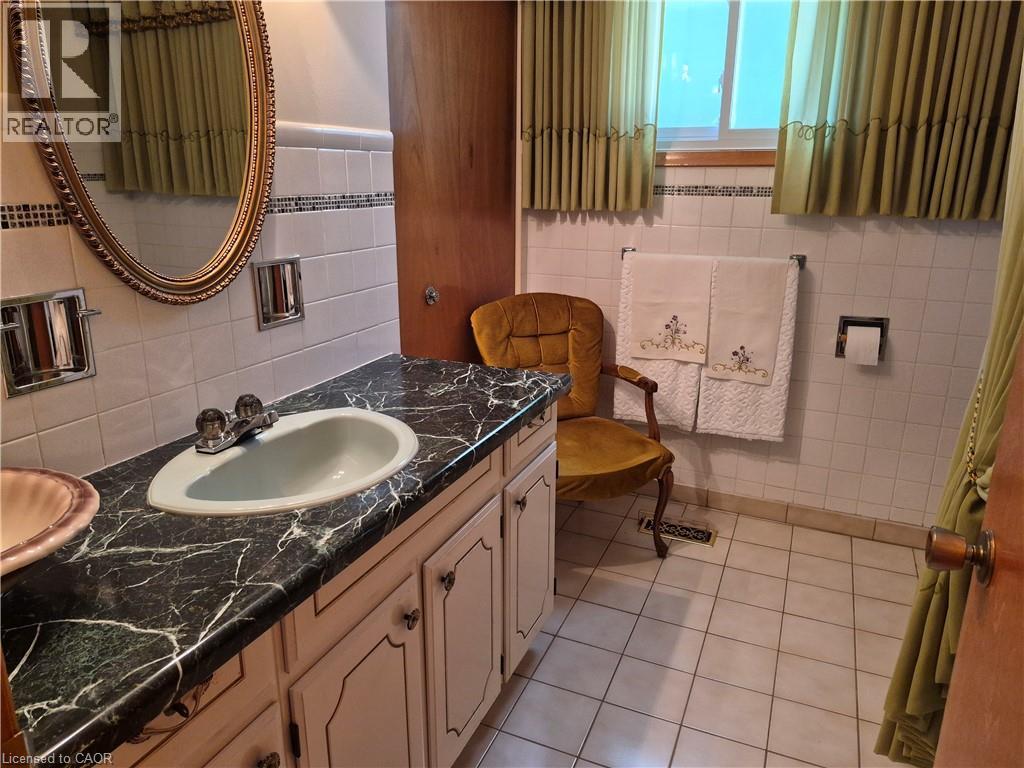 11 Fassett Avenue Property Photo 15
