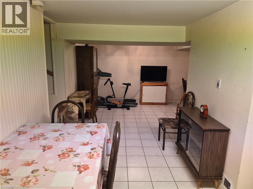 11 Fassett Avenue Property Photo 23