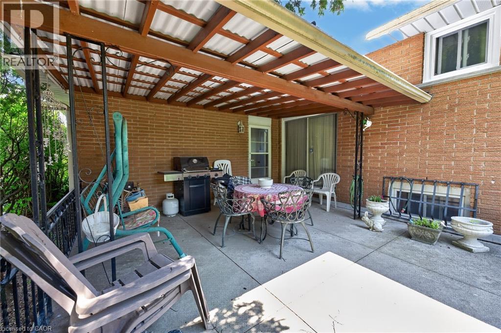 11 Fassett Avenue Property Photo 27
