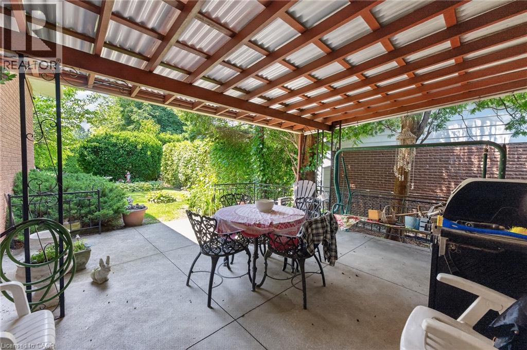 11 Fassett Avenue Property Photo 28