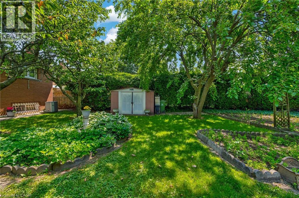 11 Fassett Avenue Property Photo 33