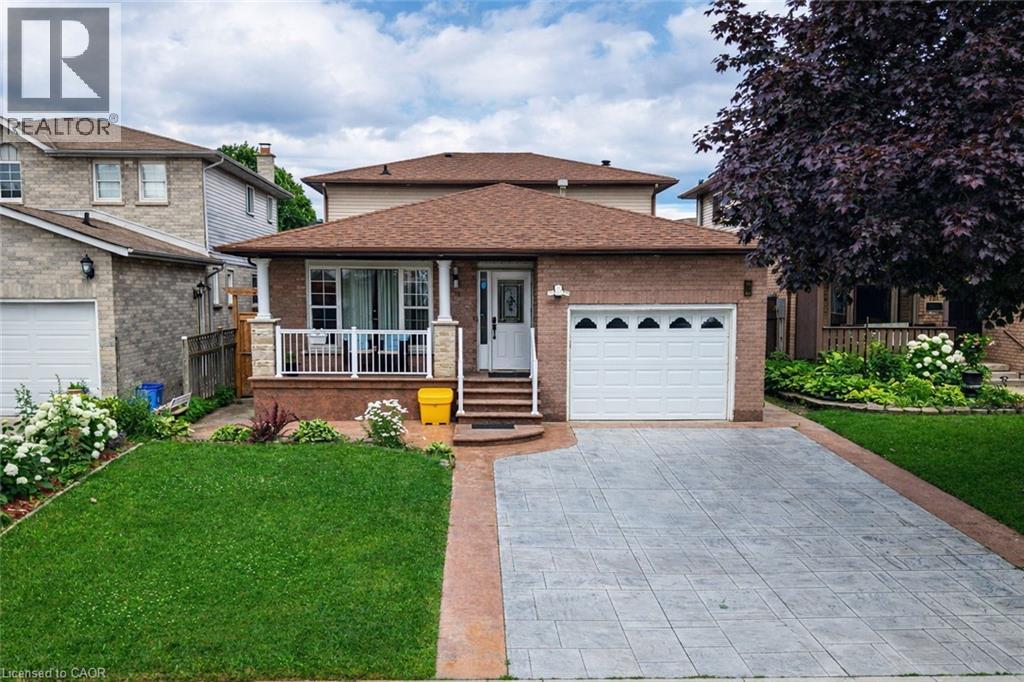 214 MERRILEE Crescent