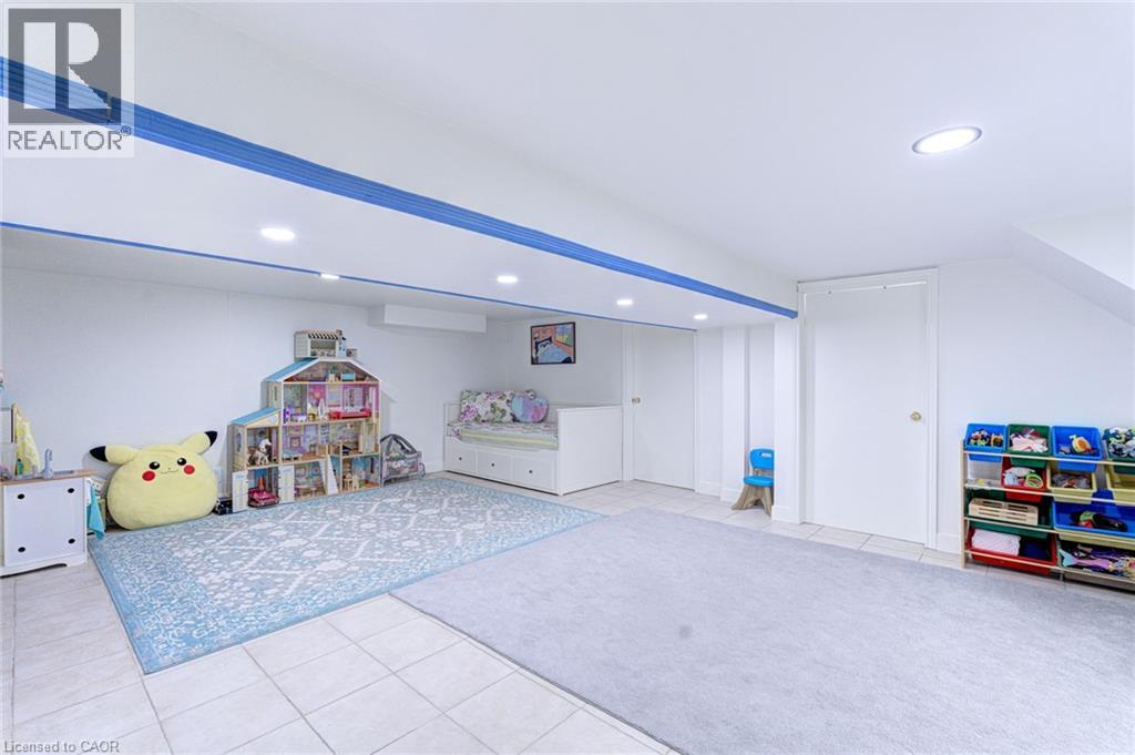 214 Merrilee Crescent Property Photo 34