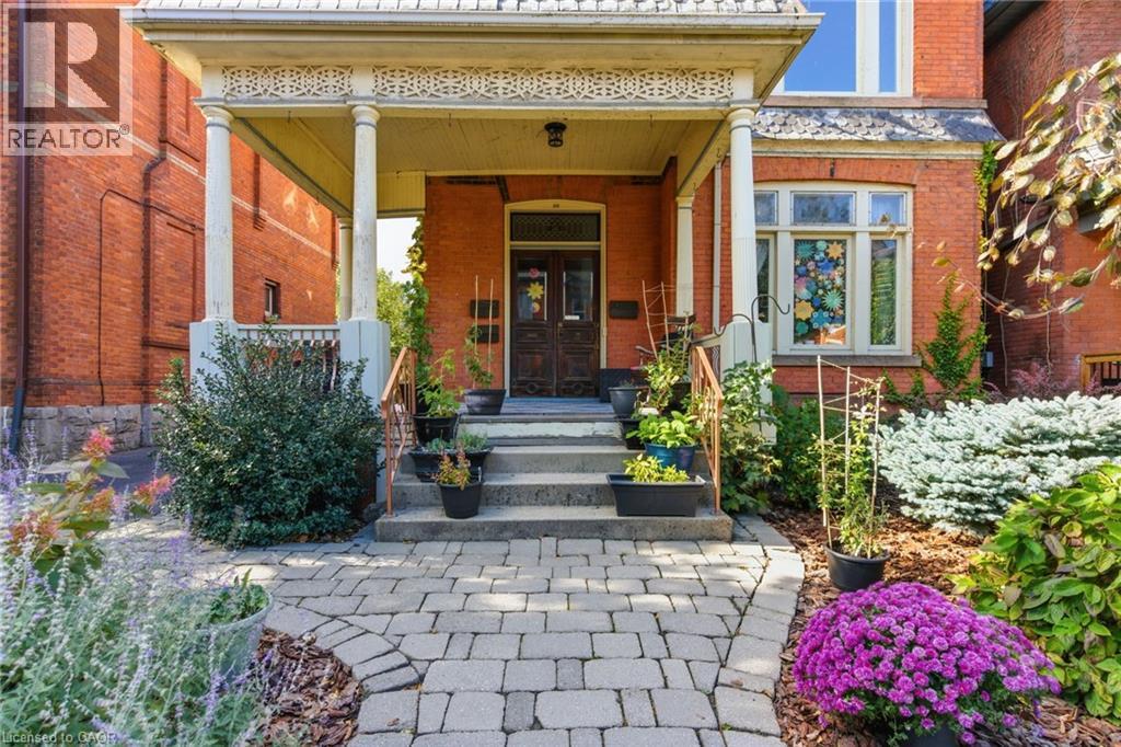 30 Ontario Avenue Property Photo 3