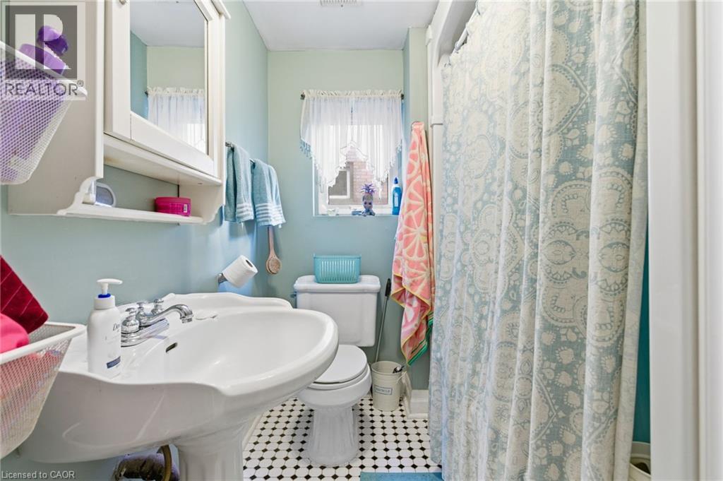 30 Ontario Avenue Property Photo 16