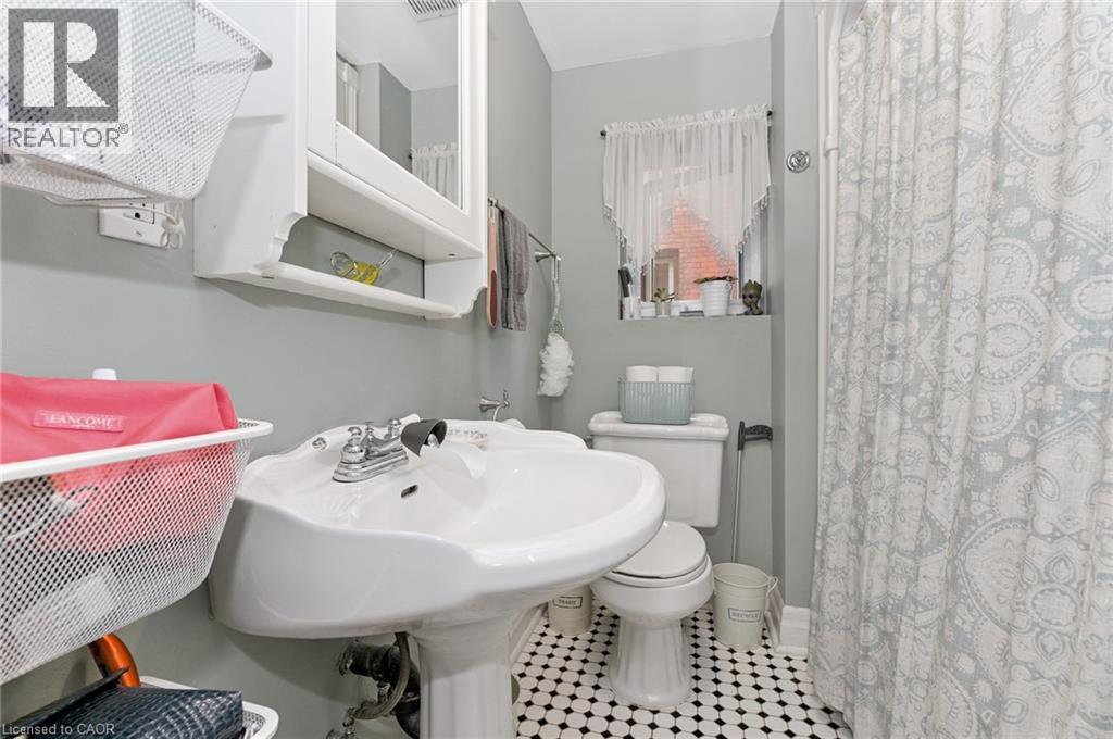 30 Ontario Avenue Property Photo 17