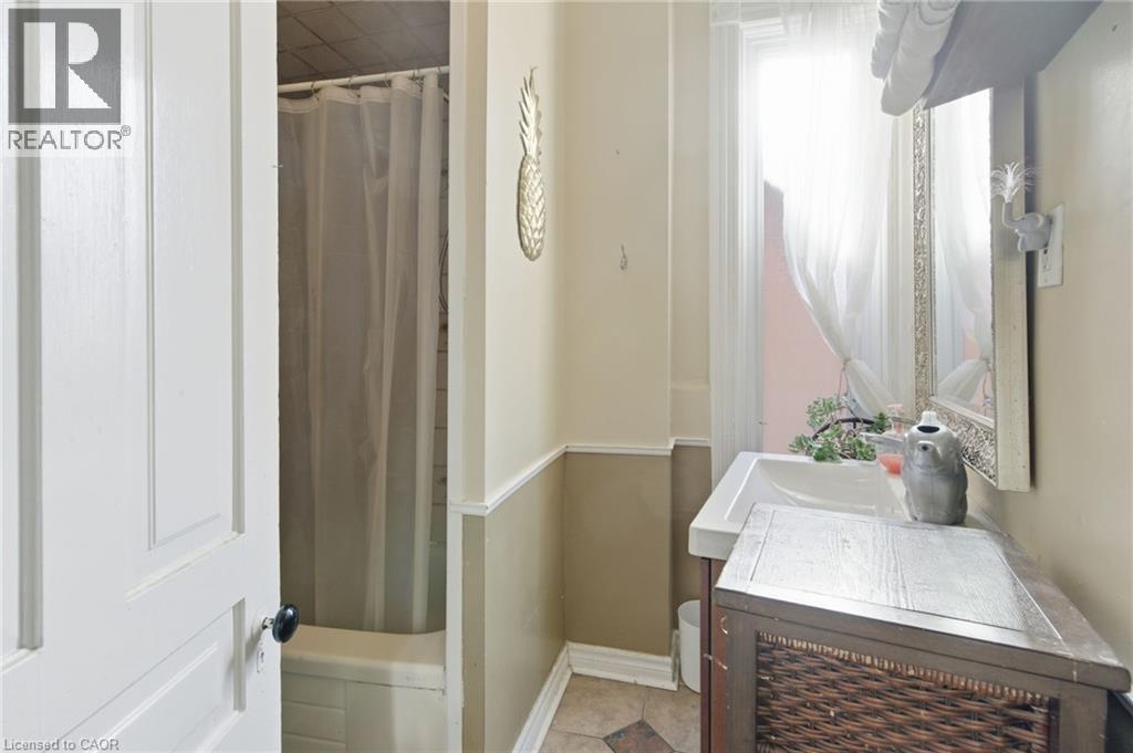 30 Ontario Avenue Property Photo 30