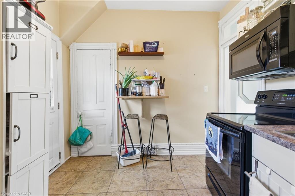 30 Ontario Avenue Property Photo 32