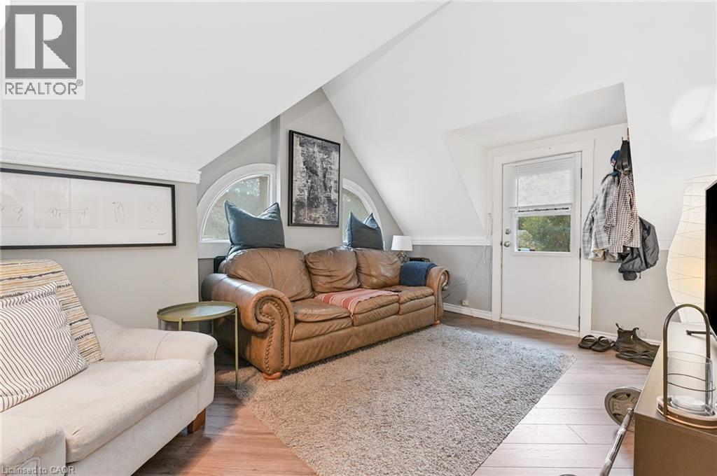 30 Ontario Avenue Property Photo 37