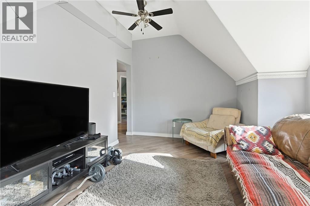 30 Ontario Avenue Property Photo 38