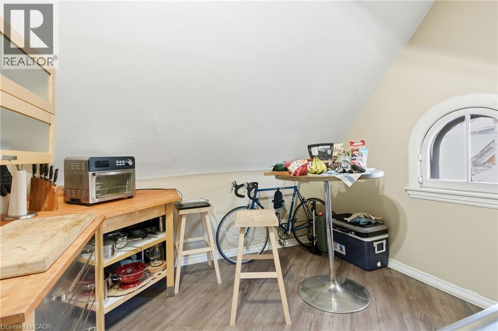 30 Ontario Avenue Property Photo 39