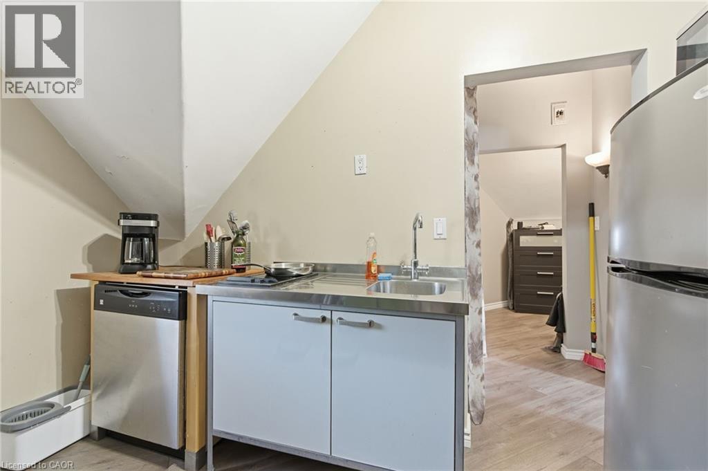30 Ontario Avenue Property Photo 40