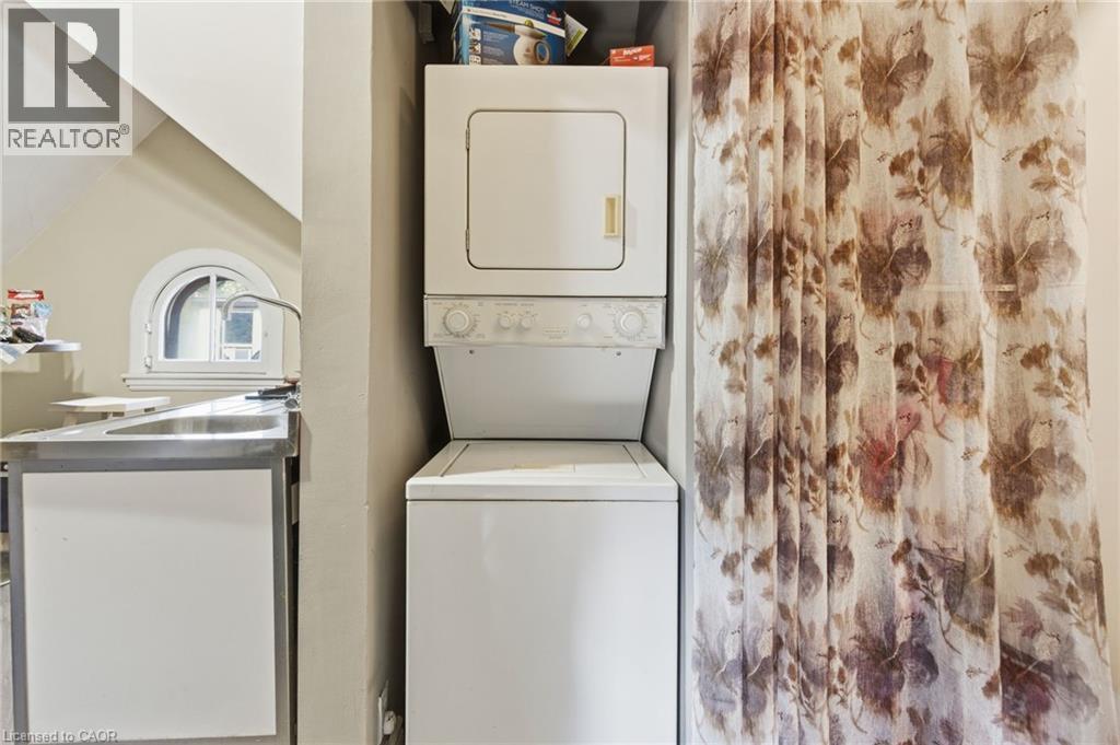30 Ontario Avenue Property Photo 42